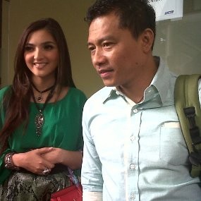 Gaun Pernikahan Anang Khas Jawa, Ashanty Pilih Nuansa Gold