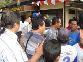 Oknum Polisi Main Pukul, Warga Pacitan Geruduk Polsek