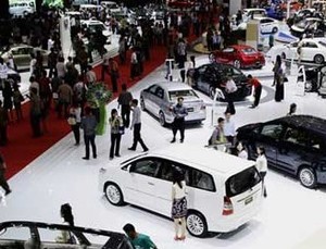 Kredit Otomotif Tumbuh Tinggi, BI Was-was