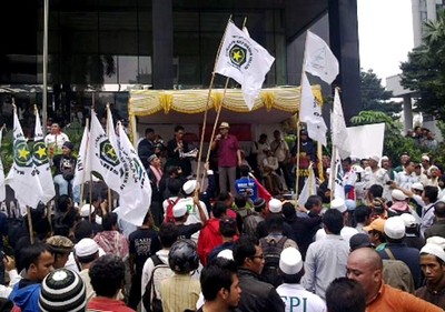 Dua Kelompok Massa Demo di KPK