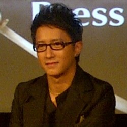 Hangeng Suka Bebek Panggang dan Sambal Terasi