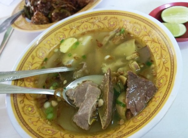 Cingur dan Soto Sulung Kantin Pak Hadi