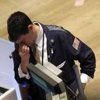 Fed Ingatkan Risiko Pelemahan Ekonomi AS, Wall Street Amburadul