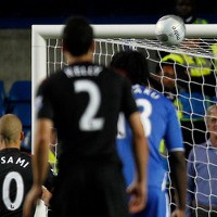 Chelsea & Everton Lolos 