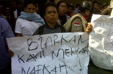 Hendak Tutup Jalan ke Bandara Makassar, Demo Sopir Ricuh