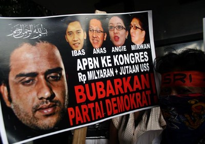 Front Pembela Nazaruddin Demo KPK