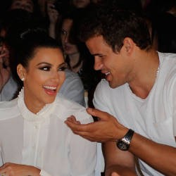Terlalu Disorot, Pernikahan Kim Kardashian & Kris Humphries Retak?