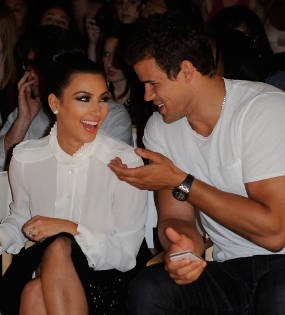 Terlalu Disorot, Pernikahan Kim Kardashian & Kris Humphries Retak?