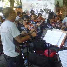 Orkestra Sajikan Romantisme Tembang Masa Kecil
