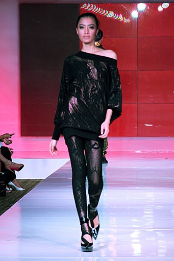 Jean Paul Gaultier. Mens Fashion Week Fall/Winter 2011 at Plaza Indonesia. Jakarta. [Foto: Mohammad Abduh/Wolipop]