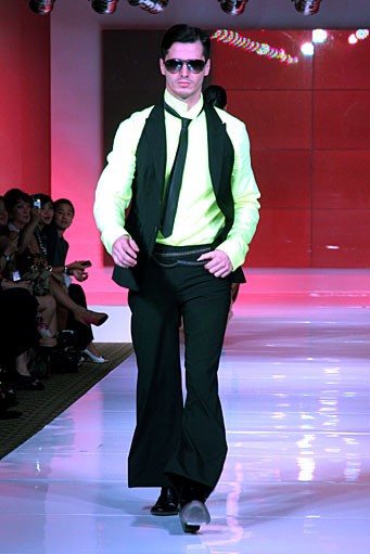 Jean Paul Gaultier. Mens Fashion Week Fall/Winter 2011 at Plaza Indonesia. Jakarta. [Foto: Mohammad Abduh/Wolipop]