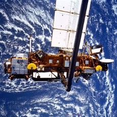 Satelit UARS Jatuh di Atas Samudera Pasifik, Pecahan Ditemukan di Kanada