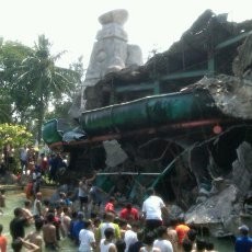 Kanal Luncur Atlantis Ancol Ambruk Ditimpa Dekorasi dari Semen