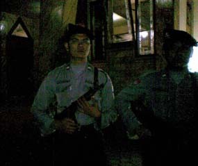 Petugas Gabungan Amankan Misa di Gereja Kediri