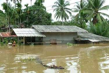 Banjir Tewaskan 158 Orang di Thailand & 61 Orang di Kamboja
