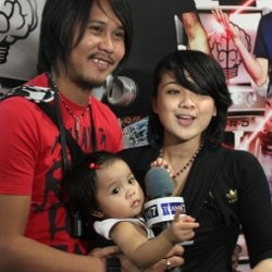 Nirina Zubir Kenalkan Anak pada Teknologi Sejak Kecil
