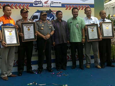 Satlantas Polrestabes Surabaya Raih MURI