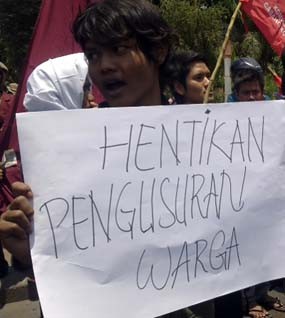 Mahasiswa di Surabaya Demo Tolak RUU Pengadaan Tanah