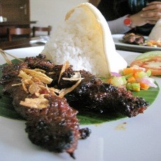 Sate Sumo, Serasa Makan Steak yang Ditusuk