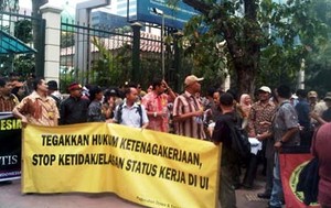 Mahasiswa UI Tuntut Transparansi, Pegawai Tuntut Status PNS