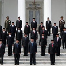 Memahami Bahasa Tubuh Para Menteri Jelang Reshuffle