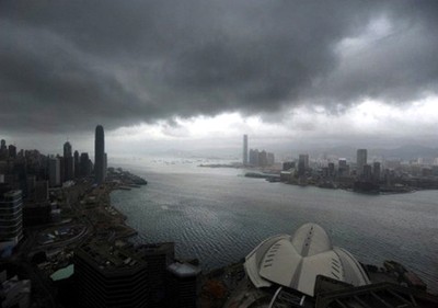 Topan Nesat Terjang Hong Kong