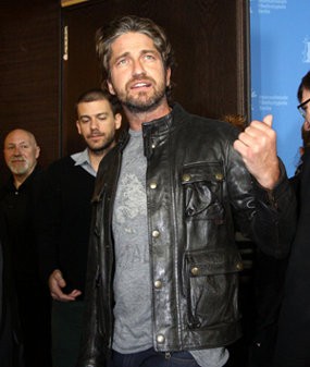 Lagi-lagi Gerard Butler Kencani Model 
