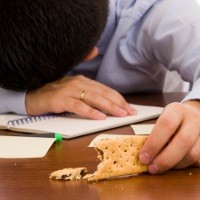 Food Coma, Penyebab Rasa Lemas Setelah Makan