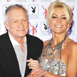 Crystal Harris Lelang Cincin Tunangan dari Hugh Hefner