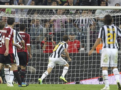 Juventus Benamkan Milan