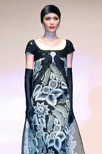 Chossy Latu, Indonesia: Global Home of Batik World Batik Summit 2011 at Jakarta Convention Center. Jakarta. Foto: Mohammad Abduh/Wolipop]