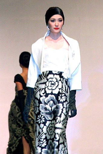 Chossy Latu, Indonesia: Global Home of Batik World Batik Summit 2011 at Jakarta Convention Center. Jakarta. Foto: Mohammad Abduh/Wolipop]