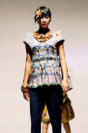 Sebastian Gunawan World Batik Summit 2011 Indonesia: Global Home of Batik  at Jakarta Convention Center. Senayan. Jakarta. [Foto: Mohammad Abduh/Wolipop]