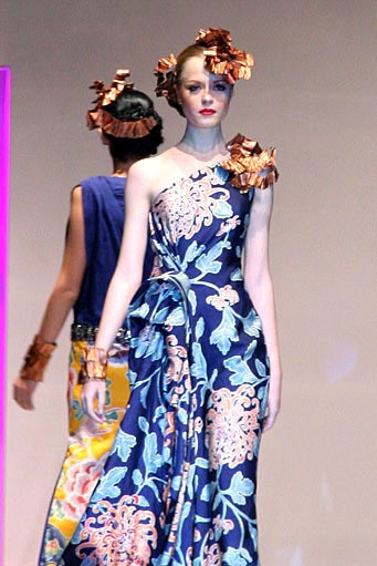 Sebastian Gunawan World Batik Summit 2011 Indonesia: Global Home of Batik  at Jakarta Convention Center. Senayan. Jakarta. [Foto: Mohammad Abduh/Wolipop]