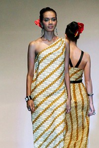 Lu Kun, Indonesia: Global Home of Batik World Batik Summit 2011 at Jakarta Convention Center. Jakarta. [Foto: Mohammad Abduh/Wolipop]