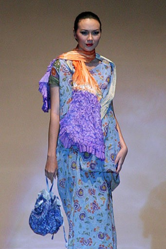 Carmanita Indonesia: Global Home of Batik. World Batik Summit 2011 at Jakarta Convention Center. Jakarta. [Foto: Mohammad Abduh/Wolipop]