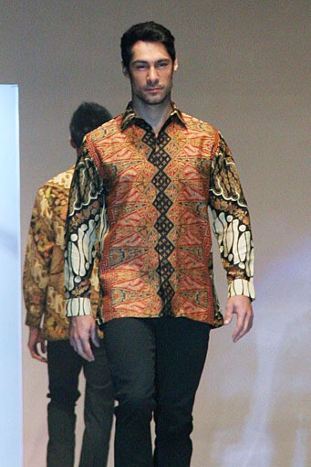 Danar Hadi, Indonesia: Global Home of Batik World Batik Summit 2011 at Jakarta Convention Center. Jakarta. [Foto: Mohammad Abduh/Wolipop]