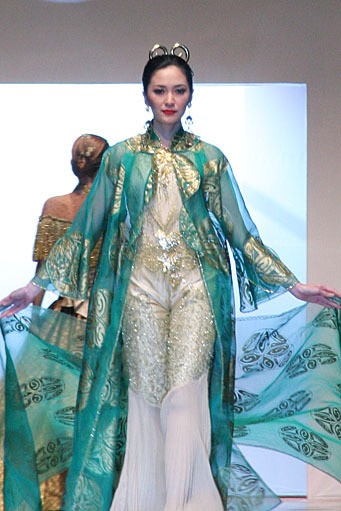 Ramli Indonesia: Global Home of Batik. World Batik Summit 2011 at Jakarta Convention Center. Jakarta. [Foto: Mohammad Abduh/Wolipop]