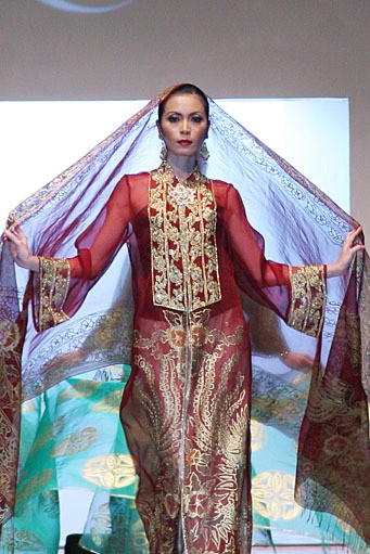 Ramli Indonesia: Global Home of Batik. World Batik Summit 2011 at Jakarta Convention Center. Jakarta. [Foto: Mohammad Abduh/Wolipop]