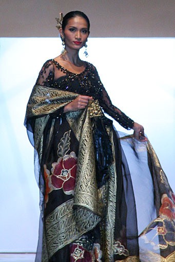 Ramli Indonesia: Global Home of Batik. World Batik Summit 2011 at Jakarta Convention Center. Jakarta. [Foto: Mohammad Abduh/Wolipop]