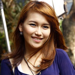 Demi Karier, Ayu Ting Ting Cuti Kuliah