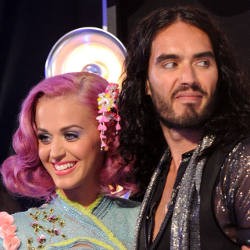 Russell Brand Dilarang Masuk Kanada