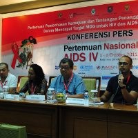 Satu dari Tiga Waria Terinfeksi HIV/AIDS