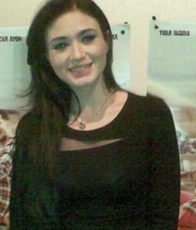 Aktris Malaysia Maeeva Amin Grogi Mesra Bareng Tora Sudiro