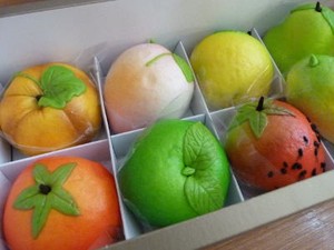 Empuk-Empuk Manis si Bakpao Buah Cantik