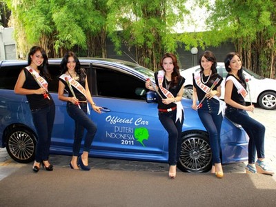 Finalis Puteri Indonesia Kunjungi Proton