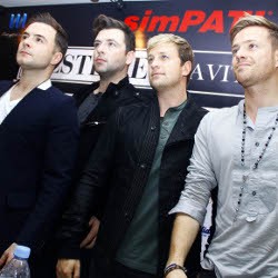 Takut Fans Meninggal, Alasan Westlife Stop Konser 30 Menit