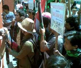 Marak Tempat Hiburan, Mahasiswa HMI Turun ke Jalan