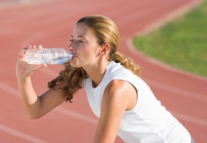 Pelari Marathon Banyak yang Kelebihan Minum Air Putih