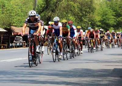 Aksi-aksi Jago Balap Sepeda di STDI 2011